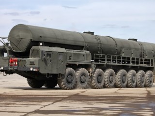 Az oroszok eddig is fejlesztettek ilyen eszközöket. A képen egy RS-24 Jarsz rakétaindító rendszer látható. Fotó: Wikimedia