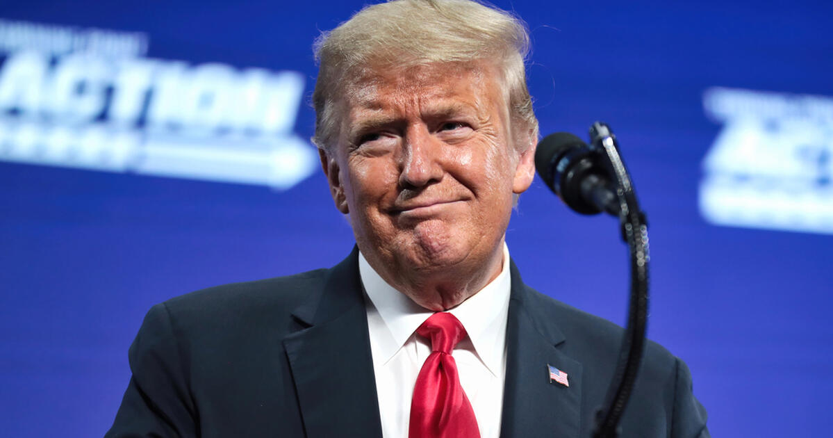 Trump kést tesz Európa nyakára: 50 százalékos vám jöhet
