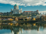 Eszetrgom a Dunával. Fotó: wikipedia