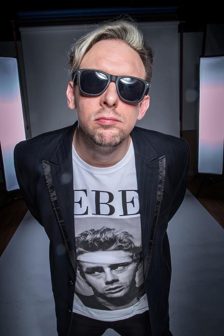 HÉTVÉGE - Az 5,2 milliárd együttesenként akár 10-15 garázskoncertre is elegendő lehet - videóinterjú Tóth Szabival, a Sugarloaf tagjával