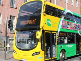 Káoszt okoztak az üzemanyagárak miatt tüntetők – öt nap után lépett az ír rendőrség