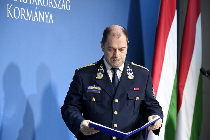 Mi lesz a kijárási korlátozással? Kövesse élőben itt az operatív törzs sajtótájékoztatóját!
