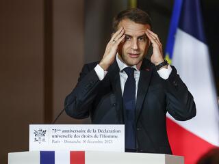 Itt a vége, de Macron hova futhat?