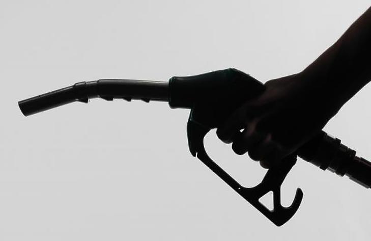 Jön egy áremelés: 400 forint fele kúszik a dízel ára