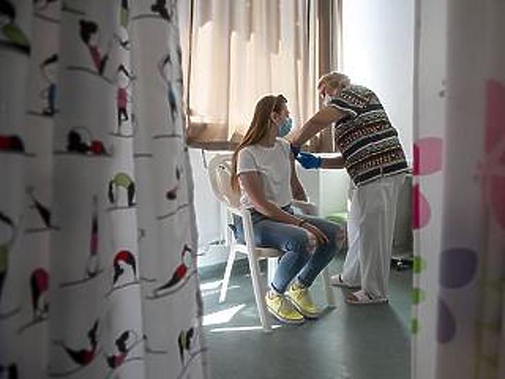 Áprilisi szinten az új fertőzöttek száma, elhunyt 45 beteg