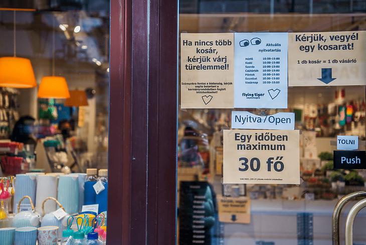 Újranyitottak a boltok, kevés helyen találtak szabálytalanságokat