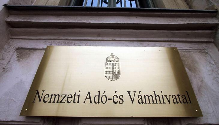 NAV: adózni kell júliustól az EU-n kívül érkező olcsó áruk után