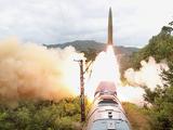 Észak-Korea ballisztikus rakétát lőtt ki Japán irányába