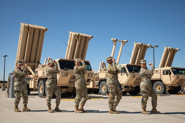 Egy THAAD üteg kezelőszemélyzetének tagjai - erő van, de a kitartás már más kérdés