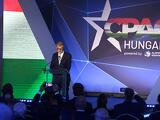 Elindult a sorsfordító választás: nagy meccs vár Orbán Viktor cseh szövetségesére