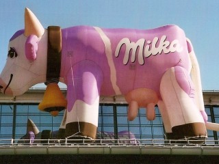 Kitört a csokiháború, berágott a Milka gyártója