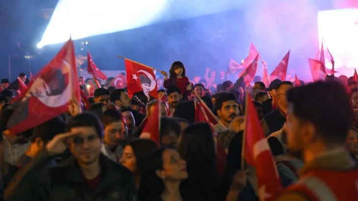A Köztársasági Néppárt győzelmét sokan ünnepelték Törökországban