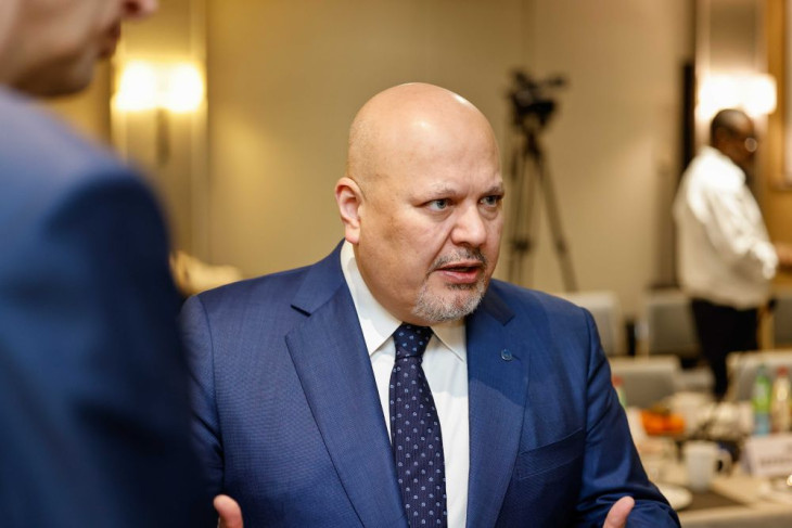 Karim Khan egy elhúzódó ügy miatt került bajba
