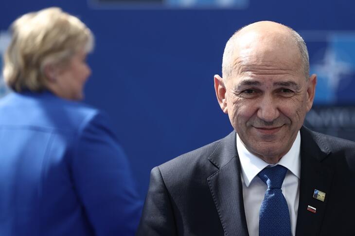 Janez Janša csak a kormánynak fordítana hátat