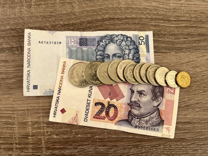 A megmaradt kunánkat horvátországi bankban vagy postán lehet euróra váltani. Fotó: Privátbankár / Dobos Zoltán