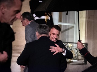 A nap képe: le akarták nyűgözni Orbán Viktort Párizsban?