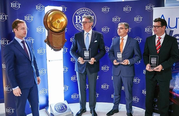 Gördülékenyen halad az AutoWallis