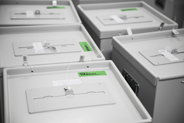 Külképviseleti urnák ellenőrzése az NVI-ben