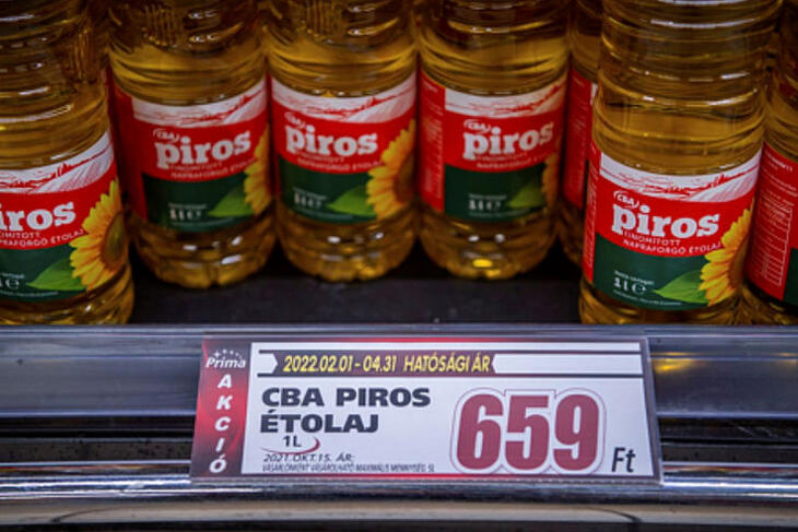 Amikor még olcsó volt. Fotó: MTI/Balogh Zoltán