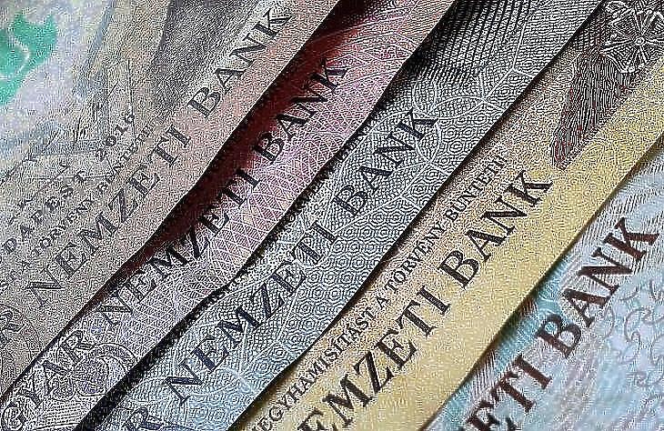 Nehezen fordul a forint, mint egy tankhajó