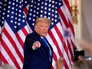 Donald Trump már a bíróságon próbálna elnök maradni