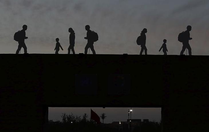 Milliárdokat ad Brüsszel, hogy ne jöjjenek az illegális bevándorlók