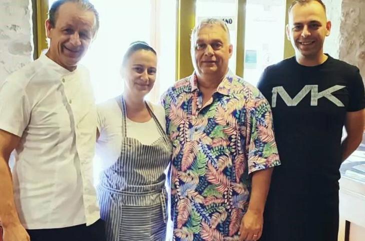 Orbán Viktor egy helyi étteremben lazult Brač-szigetén. Fotó: Instagram/Konoba gajeta/Net.hr