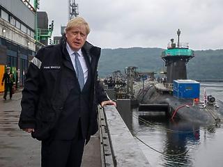 Boris Johnson is beadta a derekát: alig szabad kimenni az utcára mostantól