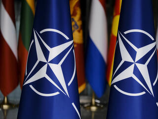 Drónt lőttek a NATO-légtérben