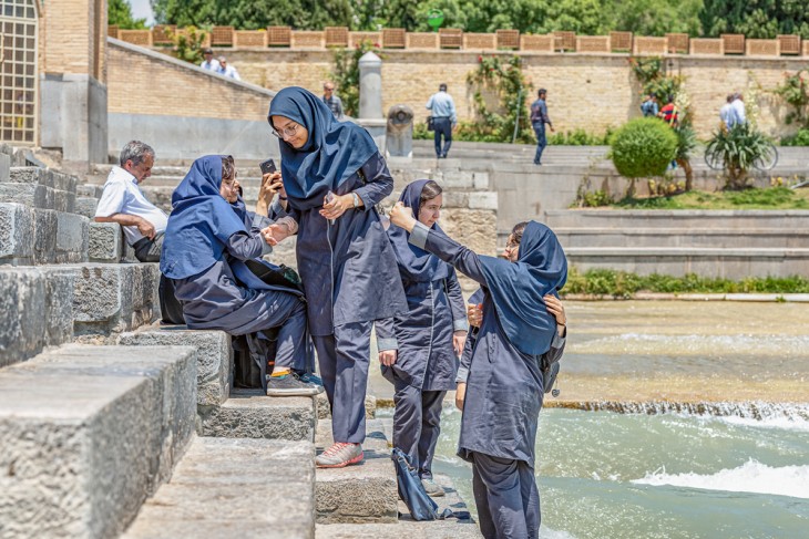 Egyes hangok szerint az iráni rezsim nem támogatja a lányok oktatását. Fotó: Depositphotos
