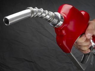 Péntektől tovább zuhan a benzin és a gázolaj ára