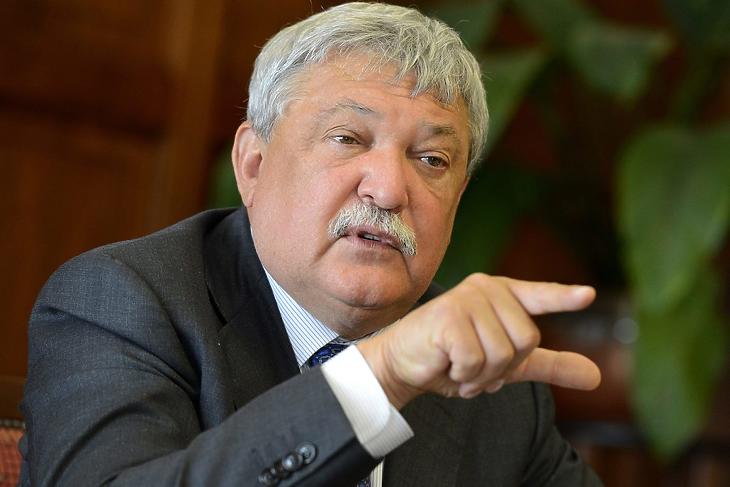 Szakadatlanul veszi saját részvényeit az OTP