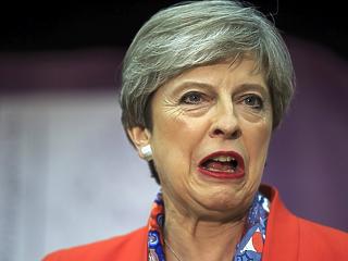 Fogy az idő: Theresa May beszólt az akadékoskodóknak