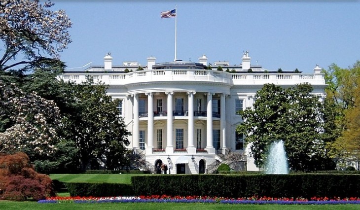 A Fehér Házba, amerikai elnökként még egy meglepetésember is beköltözhet