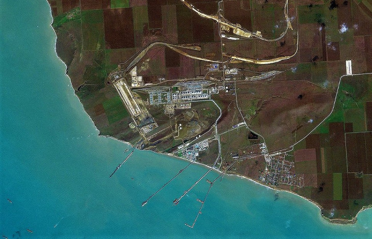 Taman kikötője egy korábbi műholdfelvételen