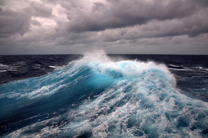 Az óceánok felszíni vízhőmérséklete jelentősen befolyásolja a világ időjárását. Fotó: Depositphotos
