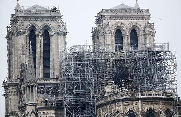 Székesfehérvár is küld 10 ezer eurót a Notre-Dame-ra
