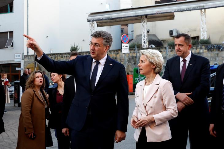 Ursula von der Leyen, az Európai Bizottság elnöke és Andrej Plenkovic Zágrábban 2023. január elsején. Fotó: EPA/ANTONIO BAT