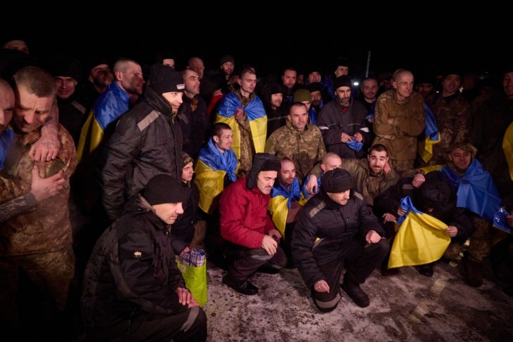 Hazatért ukrán hadifoglyok. Fotó: Twitter/Volodimir Zelenszkij