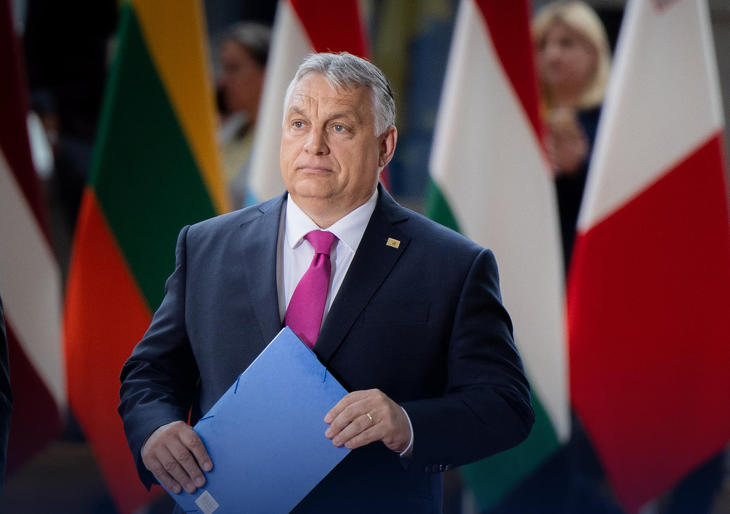 Kiszámíthatóságra utazna Orbán Viktor, de most esélye sincs rá - A hét videója