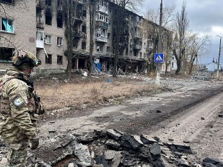 A háború sújtotta Avgyijivka. Fotó: ukrán rendőrség 