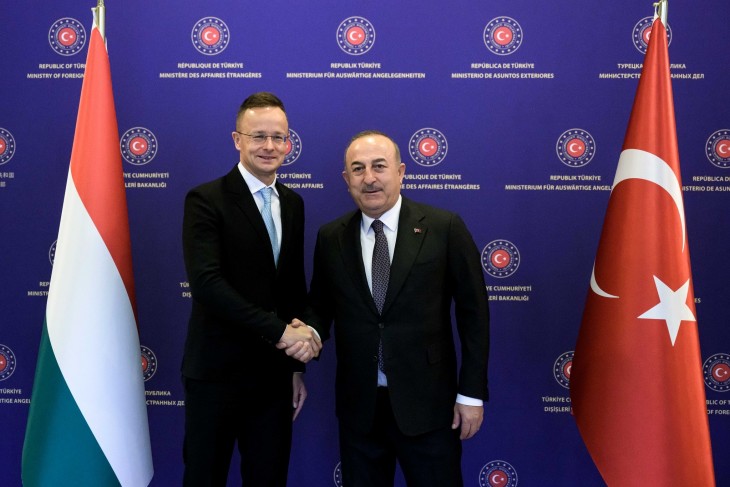Szijjártó Péter és Mevlüt Cavusoglu. Fotó: Facebook/Szijjártó Péter