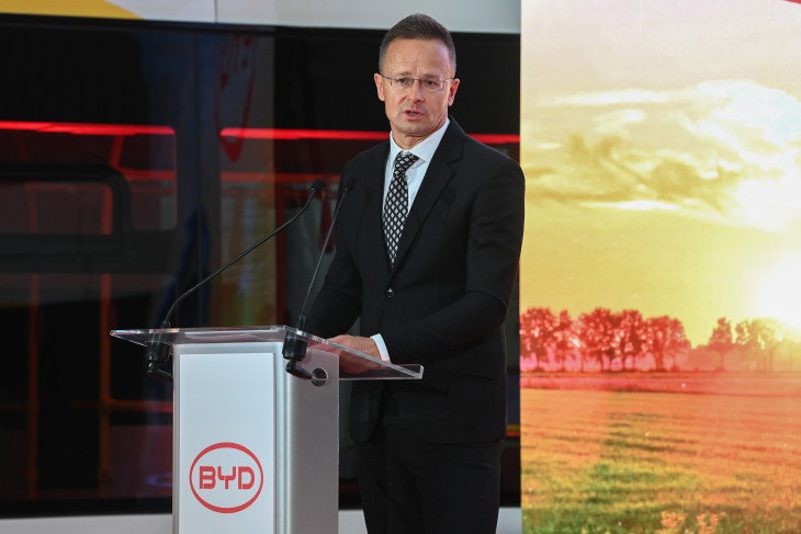 Szijjártó Péter tárcavezető a kínaiak magyarországi befektetéseit méltatja