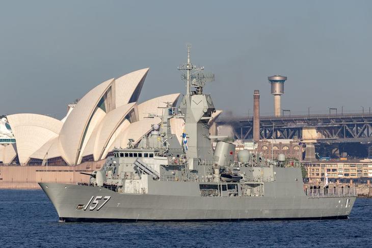 Ausztrál hadihajó a Sydneyben. Fotó: Depositphotos 
