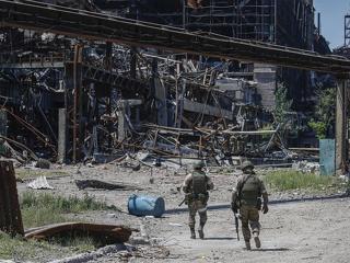 Óriási bajok az orosz hadseregben:  fegyverrel mennek egymásnak a katonák