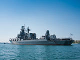 Amerika meghátrál? Irán is előrukkolt a vadiúj hadihajóival a Perzsa-öbölben