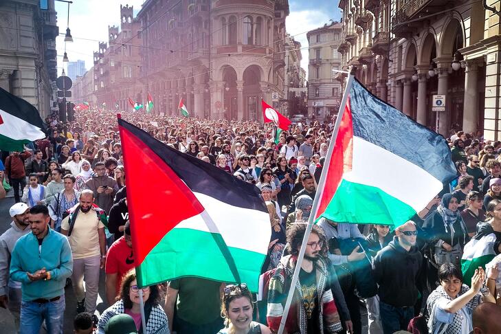 Izrael norvég diplomatákat fosztott meg diplomáciai státuszuktól