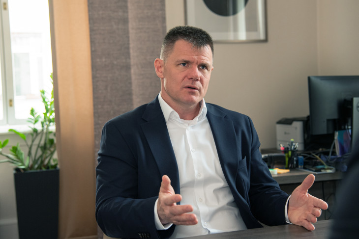 Czalbert László elmondta, hogy az MBH-nál nagyjából 100 millió forintos vagyonnál indul a privátbanki szolgáltatás