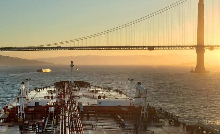 Néhány amerikai tanker is átbújt az arnykapu alatt