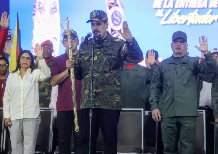 Delcy Rodríguez kiállt Nicolás Maduro mellett